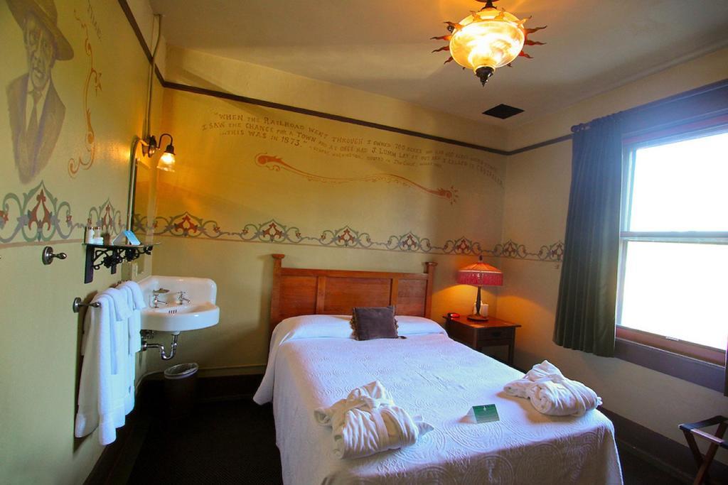Mcmenamins Olympic Club Villa เซ็นทราเลีย ห้อง รูปภาพ