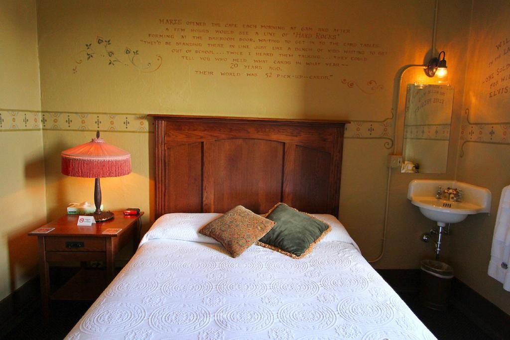 Mcmenamins Olympic Club Villa เซ็นทราเลีย ห้อง รูปภาพ