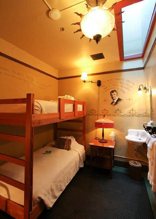 Mcmenamins Olympic Club Villa เซ็นทราเลีย ภายนอก รูปภาพ